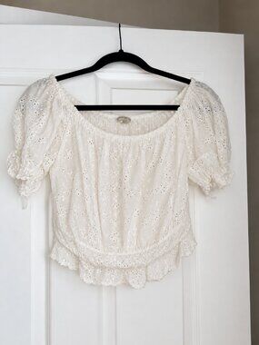 American Eagle White Eyelet Off-Shoulder Puff Sleeve Crop Top Size Medium